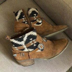 American eagle western boots.